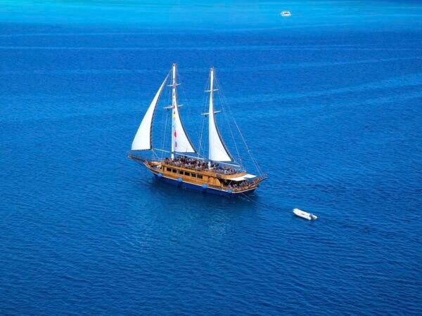 Sailing Pirates Boat Trip& island Hurghada🏴‍☠️