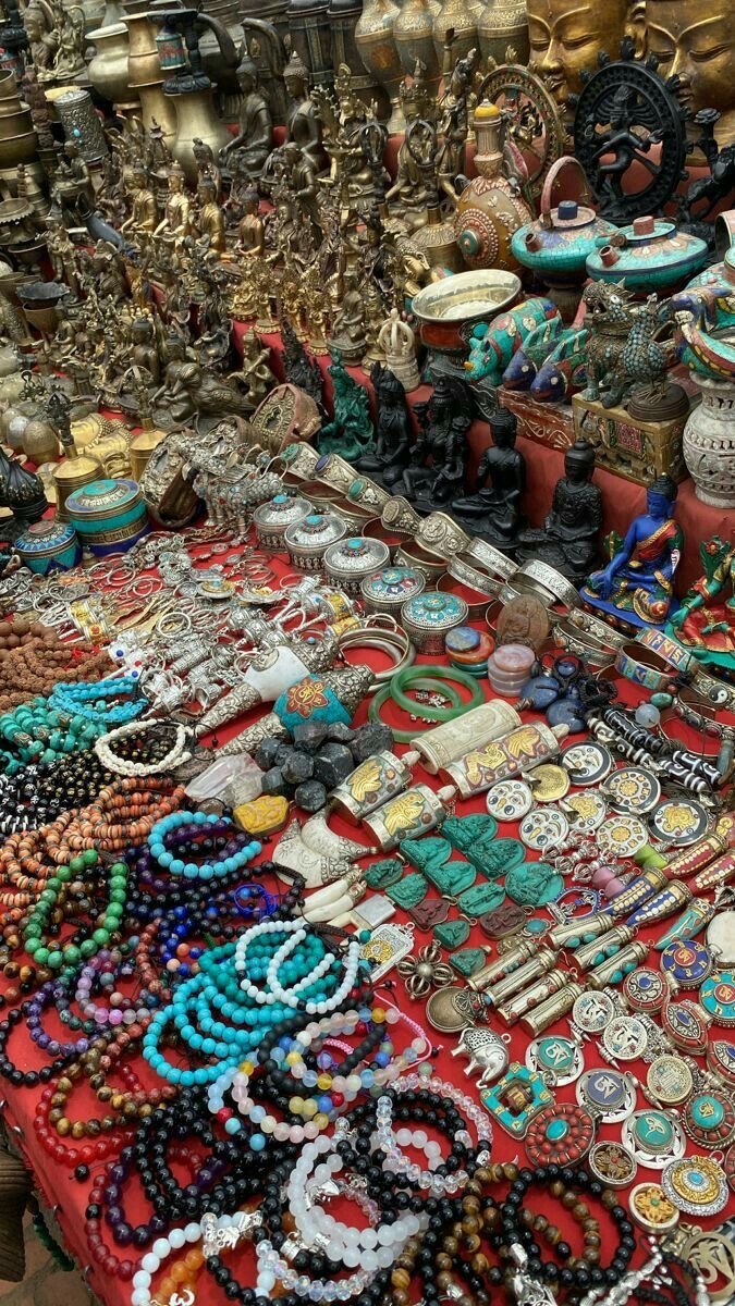 Optional shopping stops at trusted bazaars and spice shops.